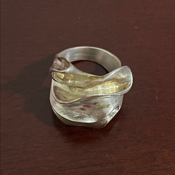 Elegant Silver and Gold Women's Ring